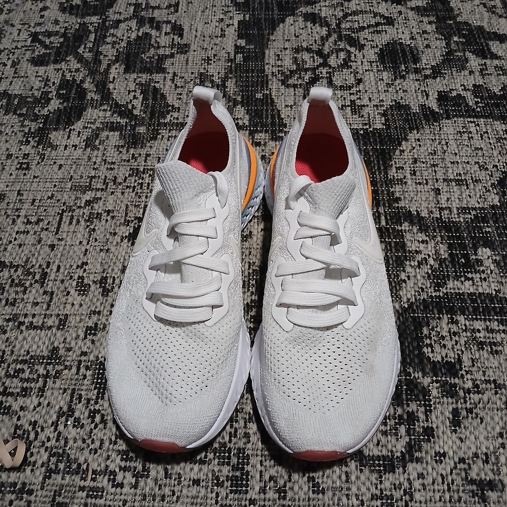 Nike Epic React Flyknit 2 Dream it, Size 9